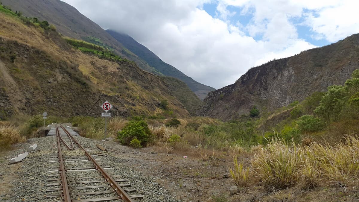 Historic Routes of Ecuador's Railroad: Alfaro's Train and Many Other Paths